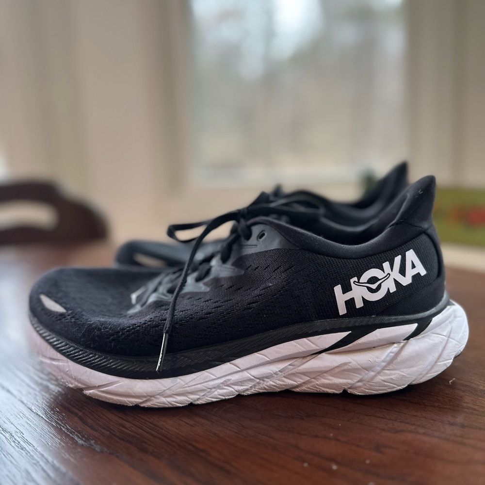 Hoka Clifton 8 Running & Walking shoes size 8.5 B